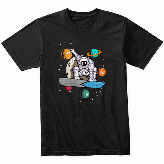 Snowboarding Astronaut Outer Space Spaceman Distressed T-Shirt