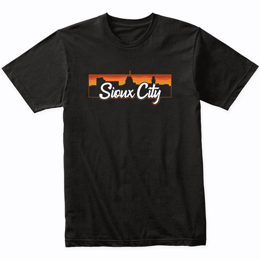 Vintage Style Retro Sioux City Iowa Sunset Skyline T-Shirt