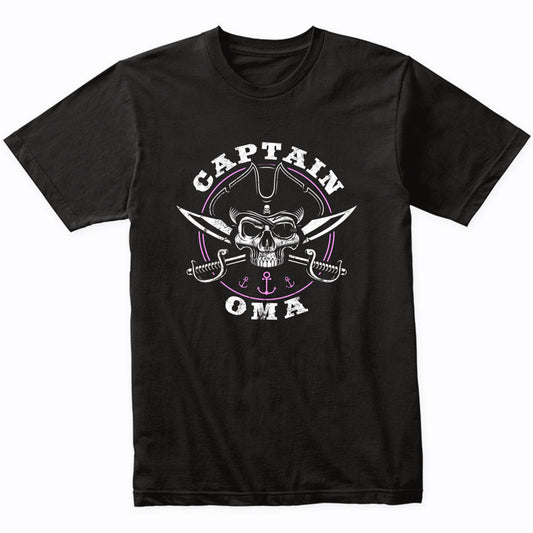 Captain Oma Pirate Skull Funny Grandma Grandparents Day T-Shirt